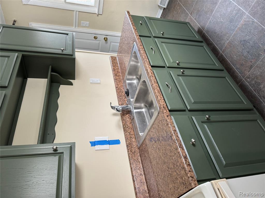 411 Ainsworth Circle, Ypsilanti, MI 48197 — Photo 9