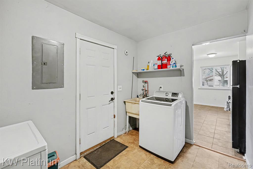 1218 E Milton Avenue, Hazel Park, MI 48030 — Photo 10