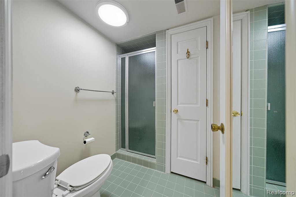 19710 W 13 Mile Road, 108, Beverly Hills, MI 48025 — Photo 26