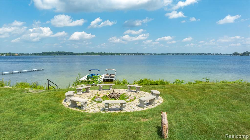 4326 COMMERCE Road, Orchard Lake Village, MI 48324 — Photo 68