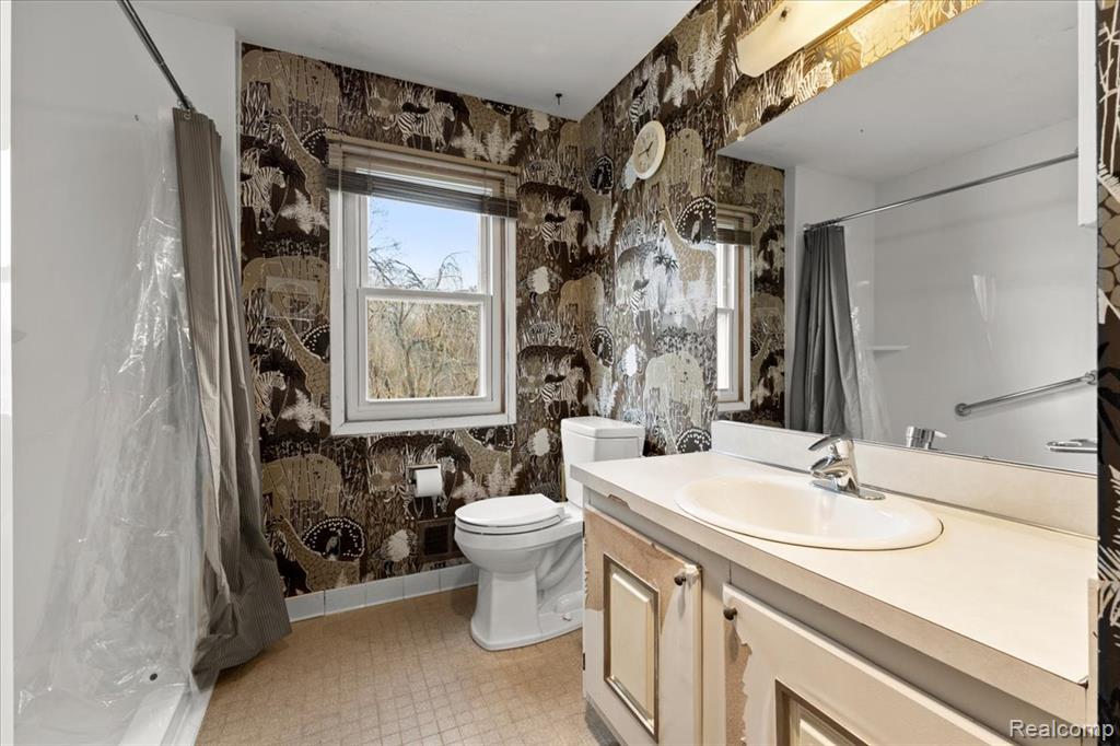5634 Stratford Drive, West Bloomfield, MI — Photo 32
