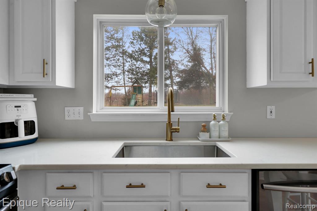 3593 Normandy Drive, Rochester, MI 48306 — Photo 7
