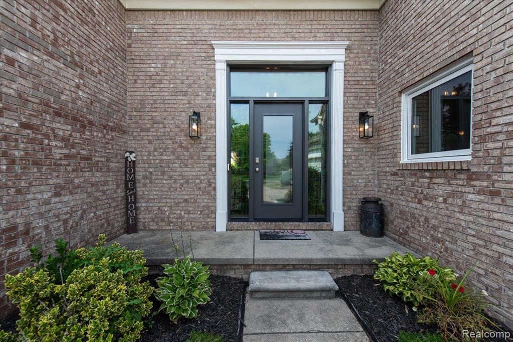 810 CARRINGTON Boulevard, Monroe, MI 48161 — Photo 7