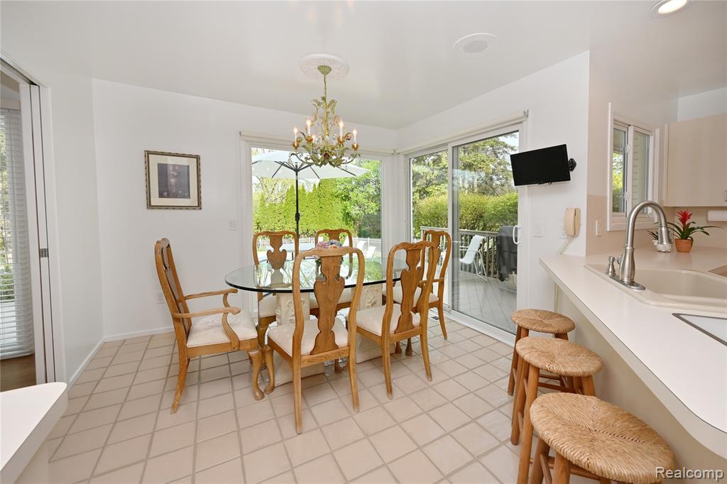 6020 Orchard Ridge Court, West Bloomfield, MI — Photo 13