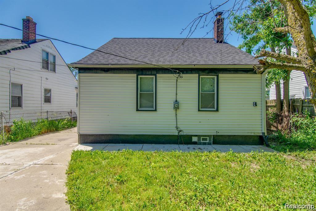 8236 Pierson Street, Detroit, MI 48228 — Photo 25