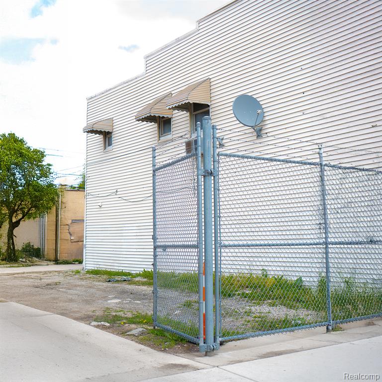 19510 W Warren Avenue, Detroit, MI 48228 — Photo 17