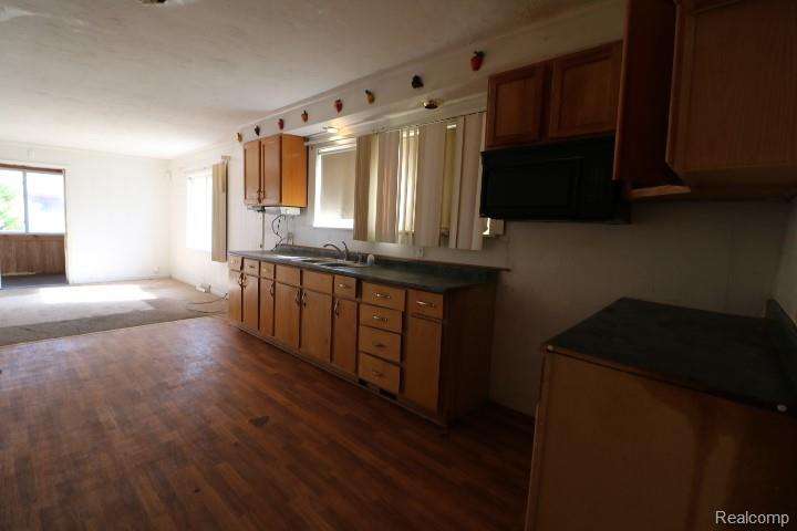 3143 Maywood Drive, Flint, MI 48504 — Photo 5