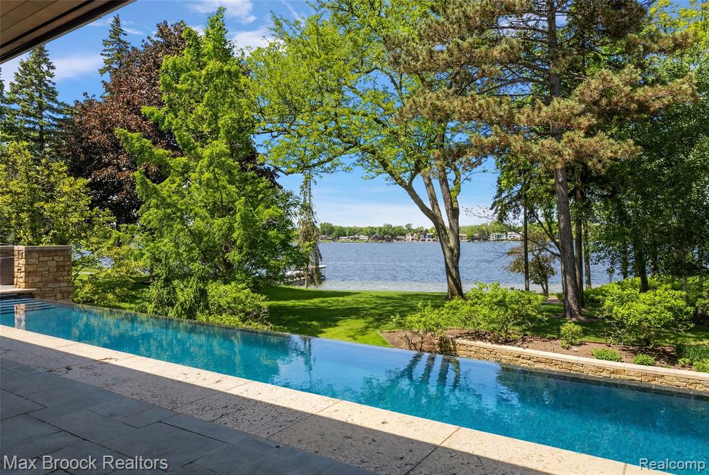 4740 Dow Ridge Road, Orchard Lake Village, MI 48324 — Photo 38