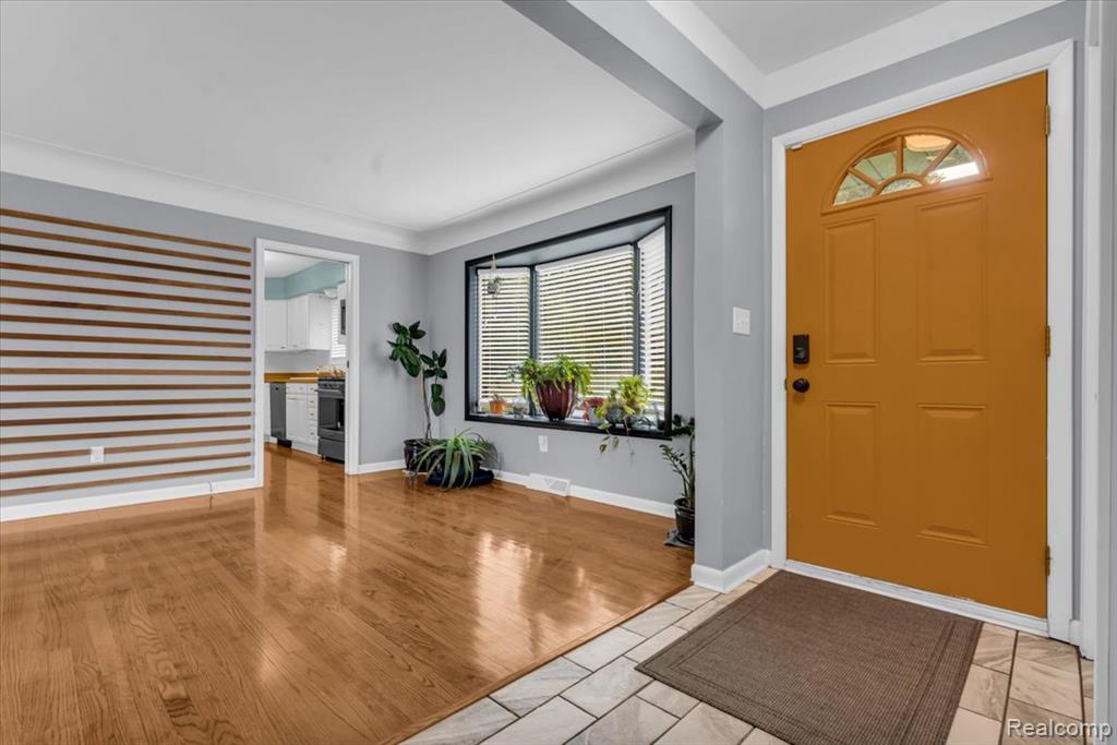6710 Laurelton, Clarkston, MI — Photo 5