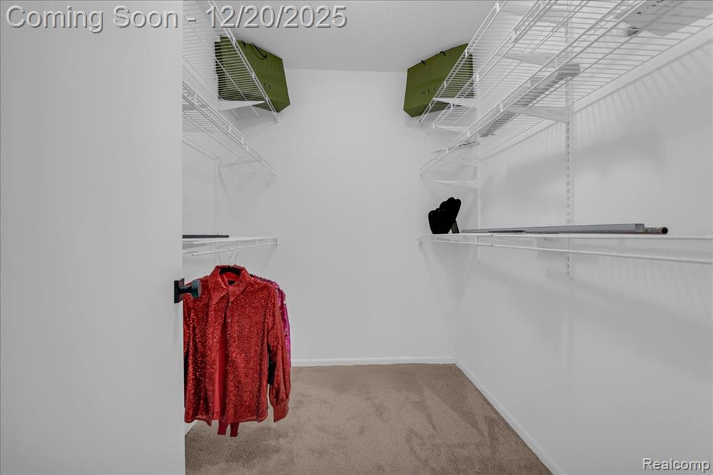 518 Charing Cross Drive, Grand Blanc, MI 48439 — Photo 31