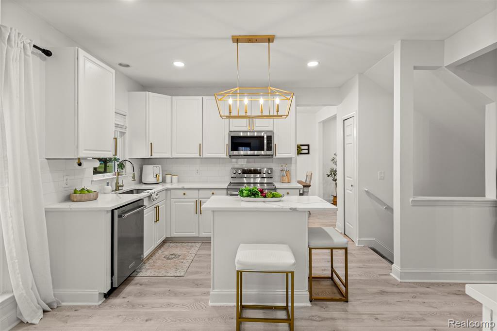 1065 Equestrian Drive, South Lyon, MI, 48178