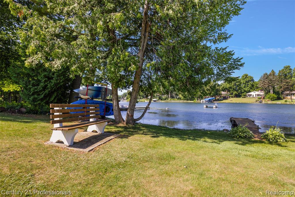 9311 Whipple Shores Drive, Clarkston, MI 48348 — Photo 22