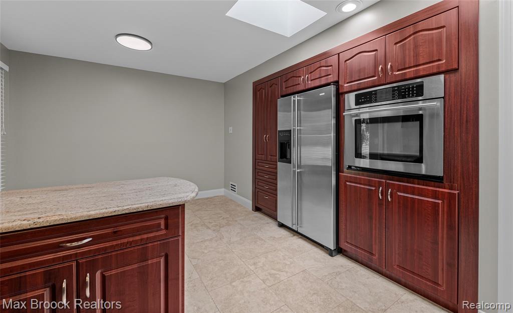 5163 Woodlands Drive, Bloomfield Hills, MI 48302 — Photo 7