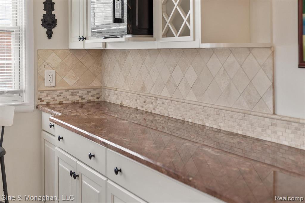 612 Cadieux Road, Grosse Pointe, MI 48230 — Photo 9