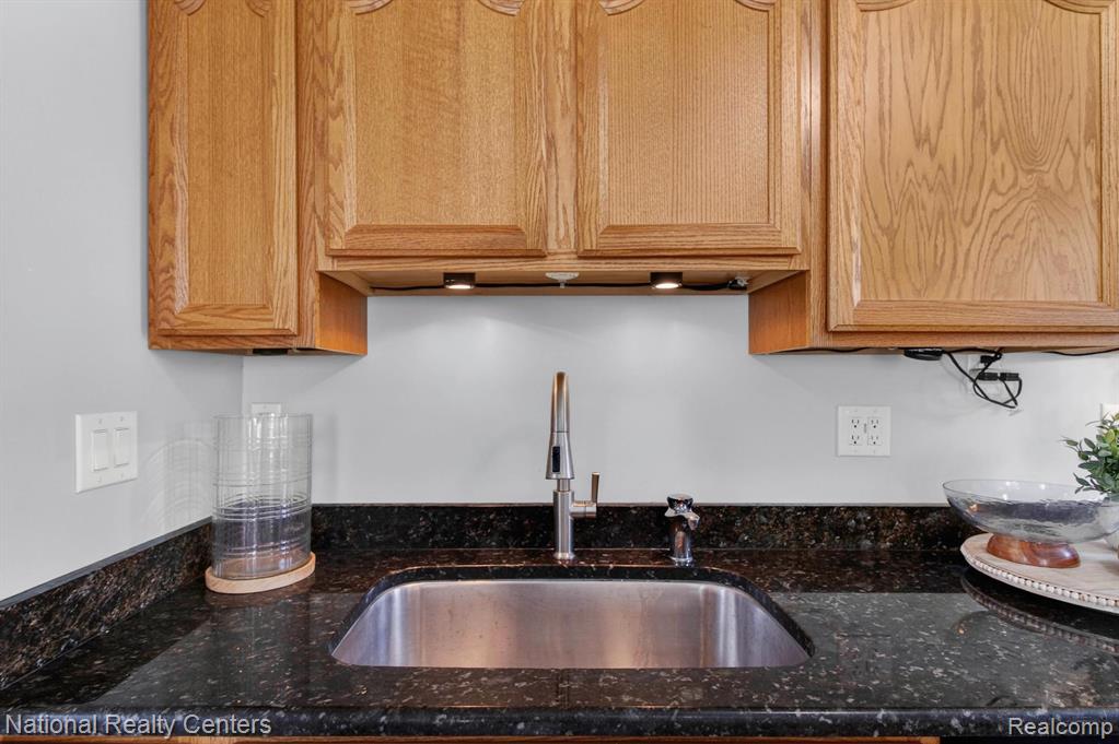 8880 Marlowe Avenue, Plymouth, MI 48170 — Photo 18