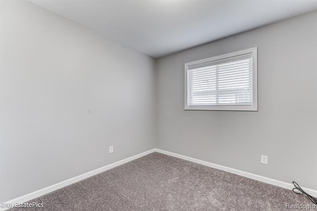 547 S Hawthorne Street, Westland, MI 48186 — Photo 34