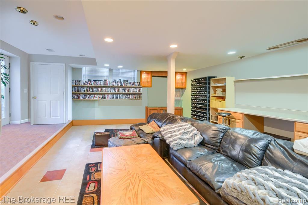 2653 Ravine Side Lane N, Howell, MI 48843 — Photo 50