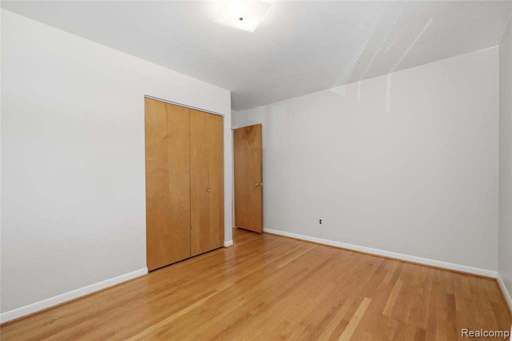 348 Sonia Avenue, Madison Heights, MI 48071 — Photo 15