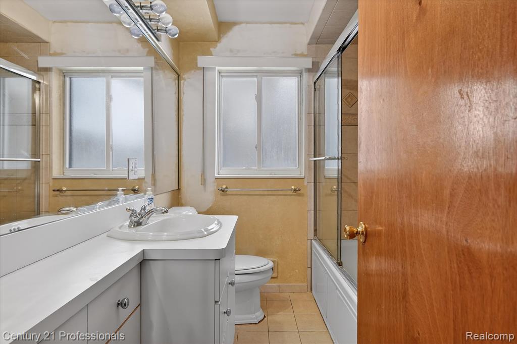 16786 Sprenger Avenue, Eastpointe, MI, 48021