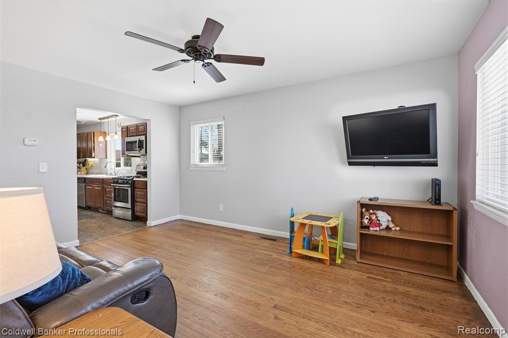 28816 Groveland Street, Madison Heights, MI 48071 — Photo 3