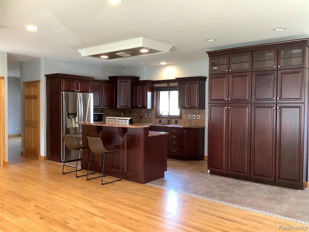 511 BASELINE Road, Northville, MI 48167 — Photo 3