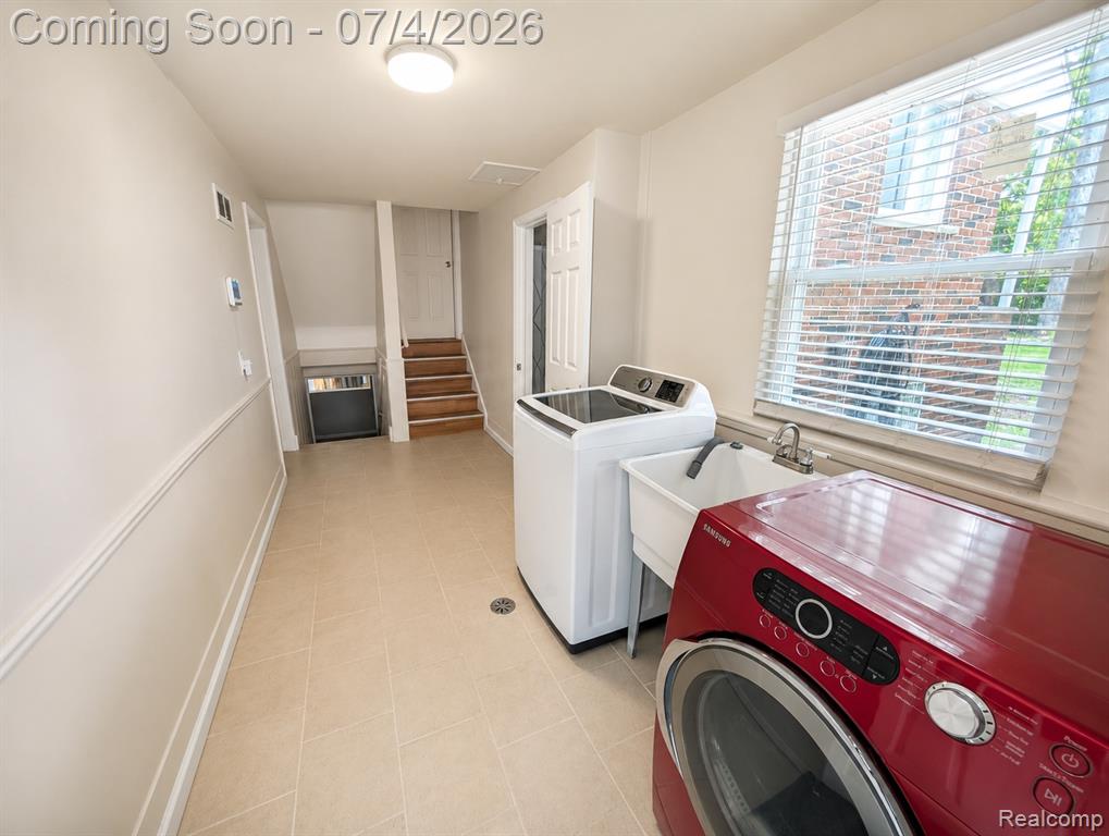20552 Huntington Avenue, Harper Woods, MI 48225 — Photo 22