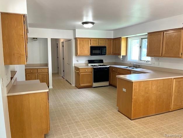45926 Riverview Court, Macomb, MI 48044 — Photo 9