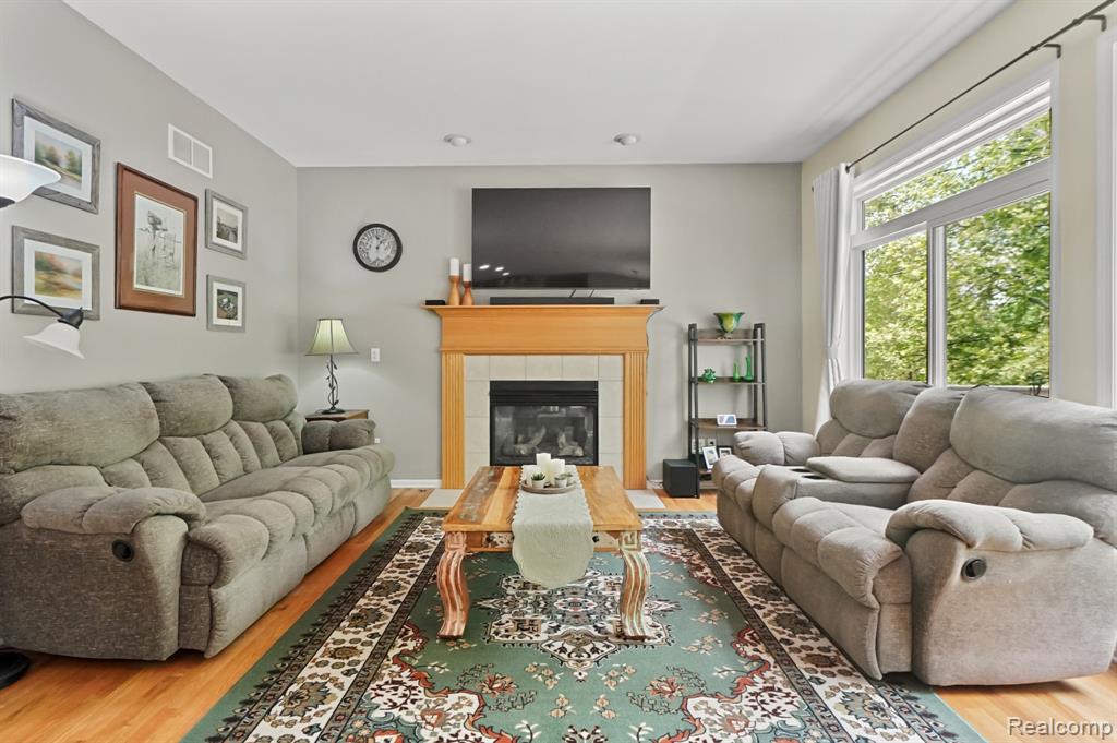13698 Webbs Shore Drive, Gregory, MI 48137 — Photo 32