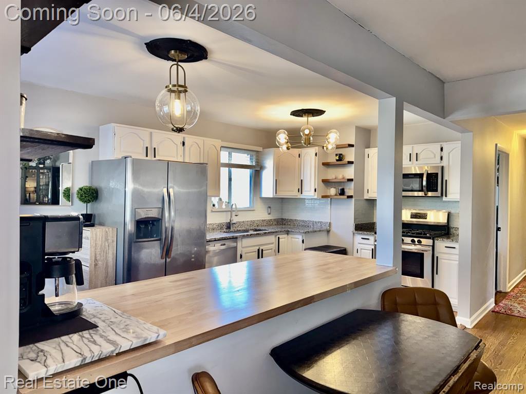 311 W Brockton Avenue, Madison Heights, MI 48071 — Photo 16