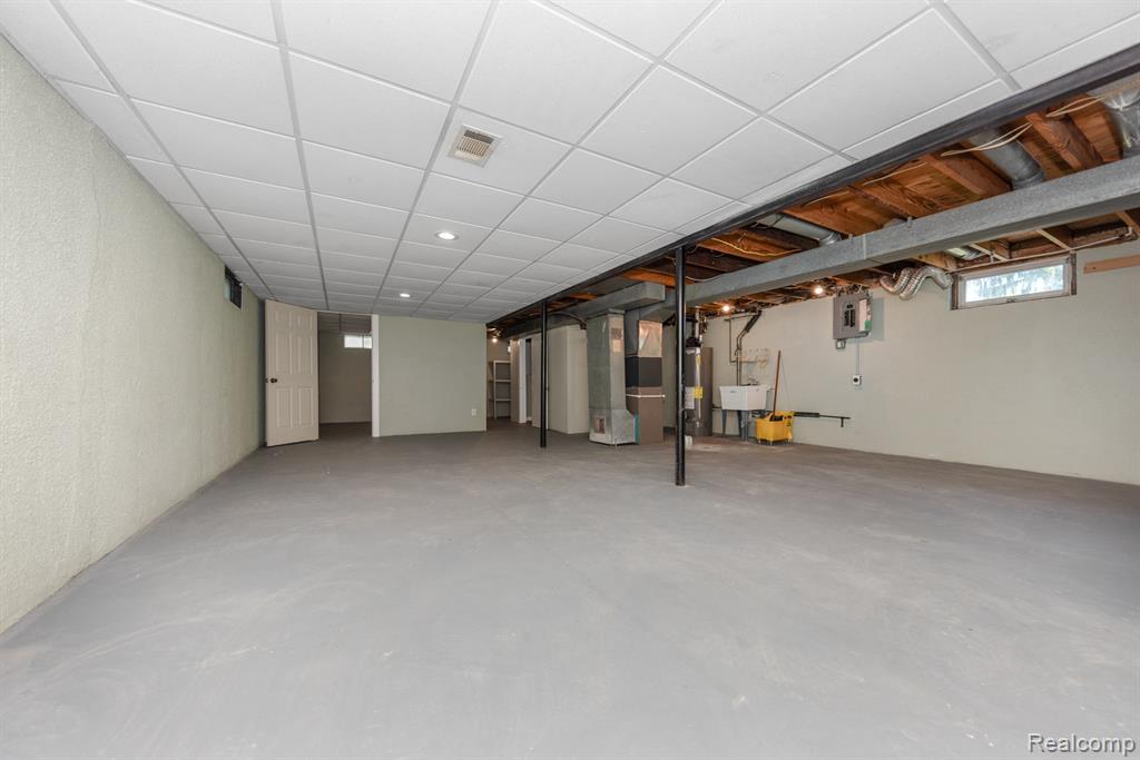 560 McMunn Street, South Lyon, MI 48178 — Photo 25