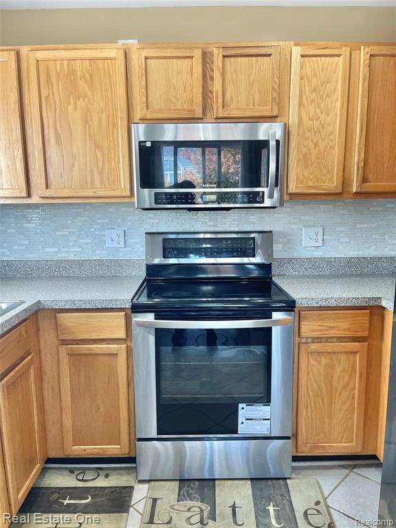 43267 Woodbridge Drive, Clinton Twp, MI 48038 — Photo 8