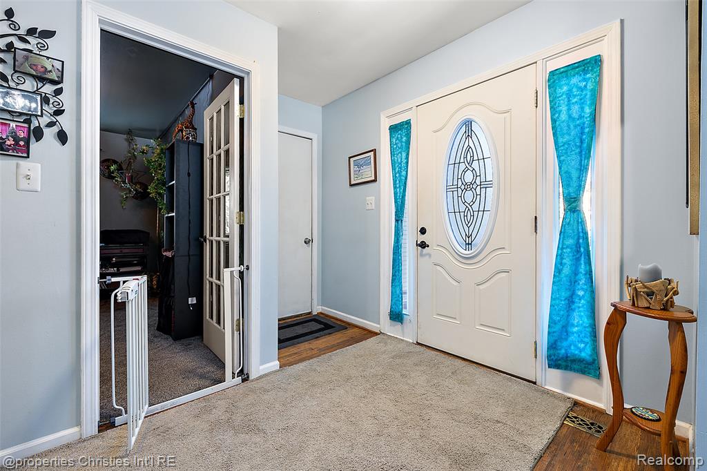 742 Feather Court, South Lyon, MI 48178 — Photo 3