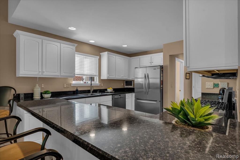 44182 Dylan, Sterling Heights, MI 48314 — Photo 12