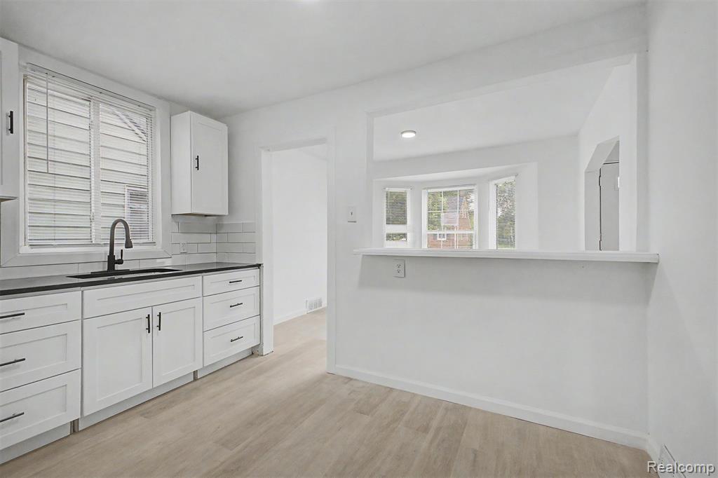 8849 Whitcomb Street, Detroit, MI 48228 — Photo 14