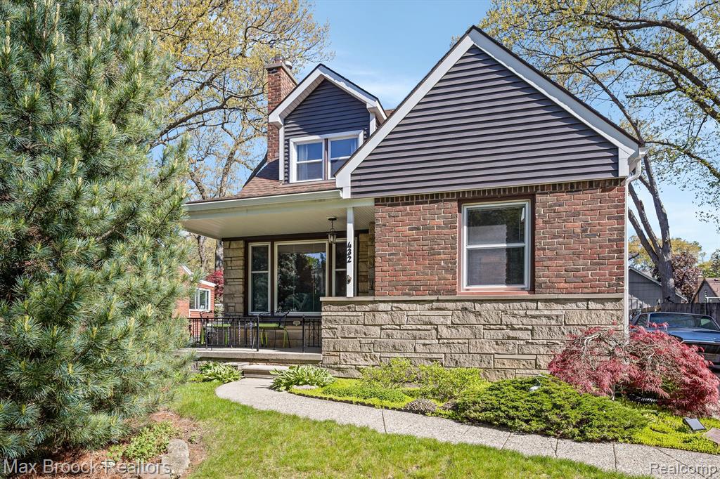 432 W CAMBOURNE Street, Ferndale, MI 48220 — Photo 2