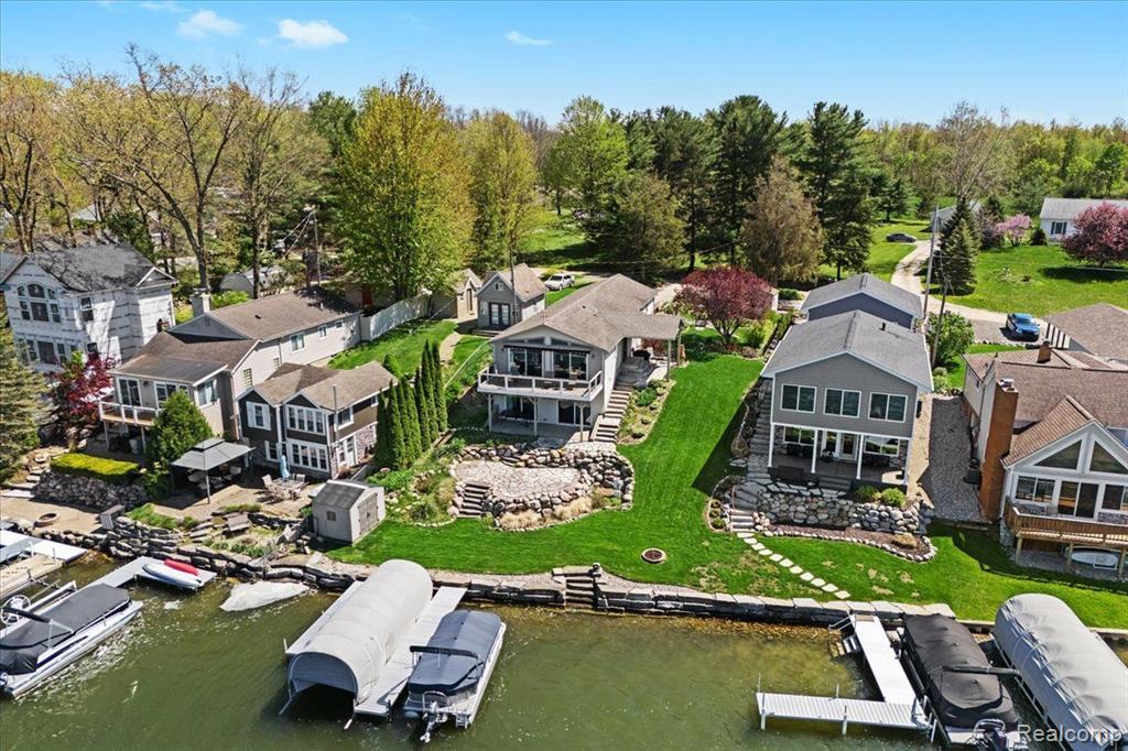 6521 HARTWOOD Drive, Fenton, MI 48430 — Photo 42