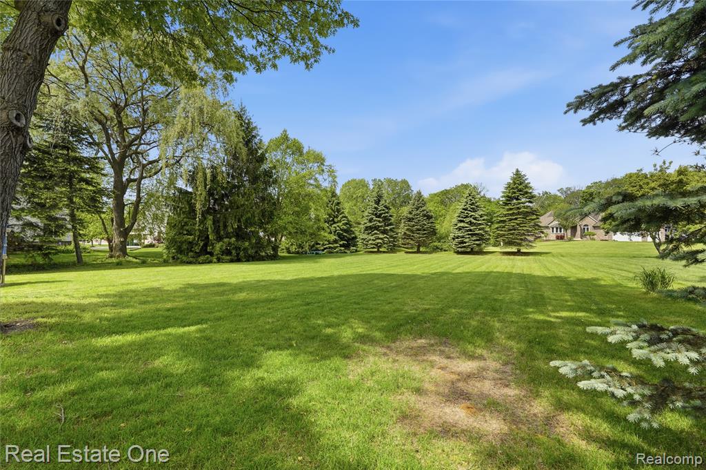 5097 Birkdale Drive, Commerce Twp, MI 48382 — Photo 36