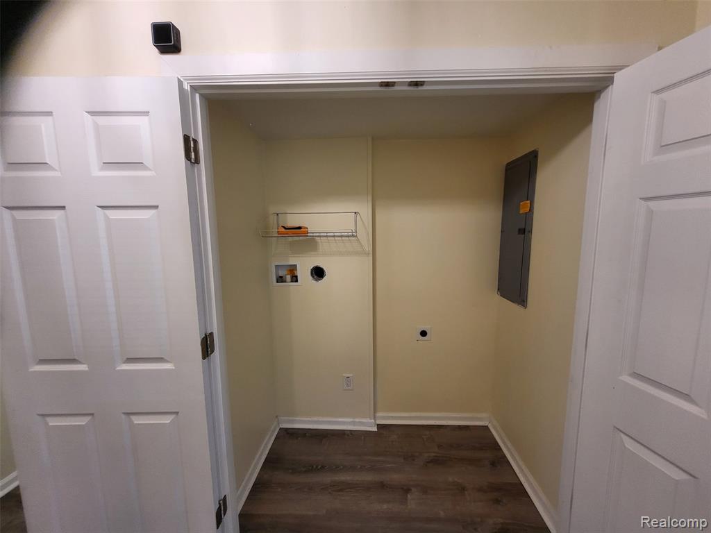 477 Crediton Street, Lake Orion, MI 48362 — Photo 15