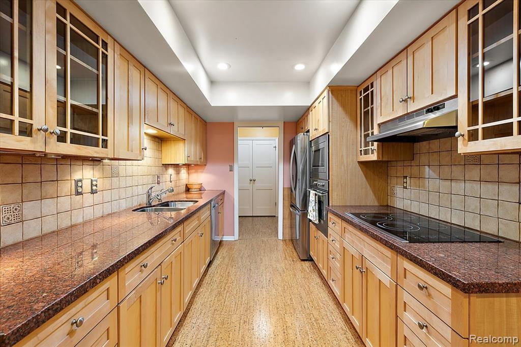 19710 W 13 Mile Road, 202, Beverly Hills, MI 48025 — Photo 12