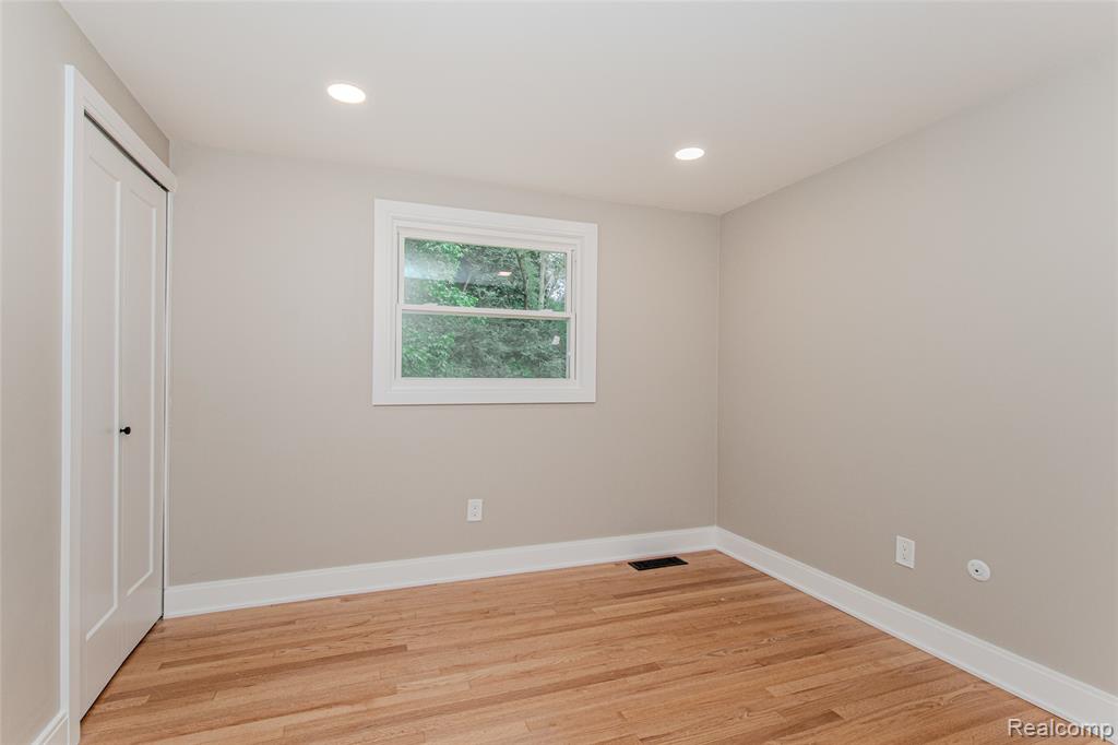 21993 Riverview Drive, Beverly Hills, MI 48025 — Photo 47