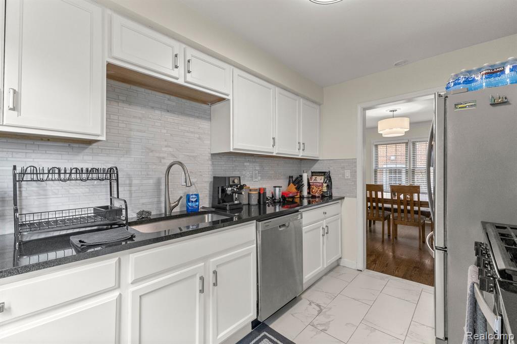 941 N MILDRED Street, Dearborn, MI 48128 — Photo 20