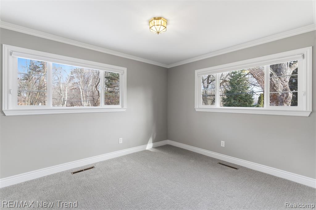 1043 Westview Road, Bloomfield Hills, MI 48304 — Photo 28