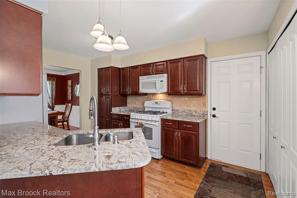 9863 MARSHALL ROAD, South Lyon, MI 48178 — Photo 13