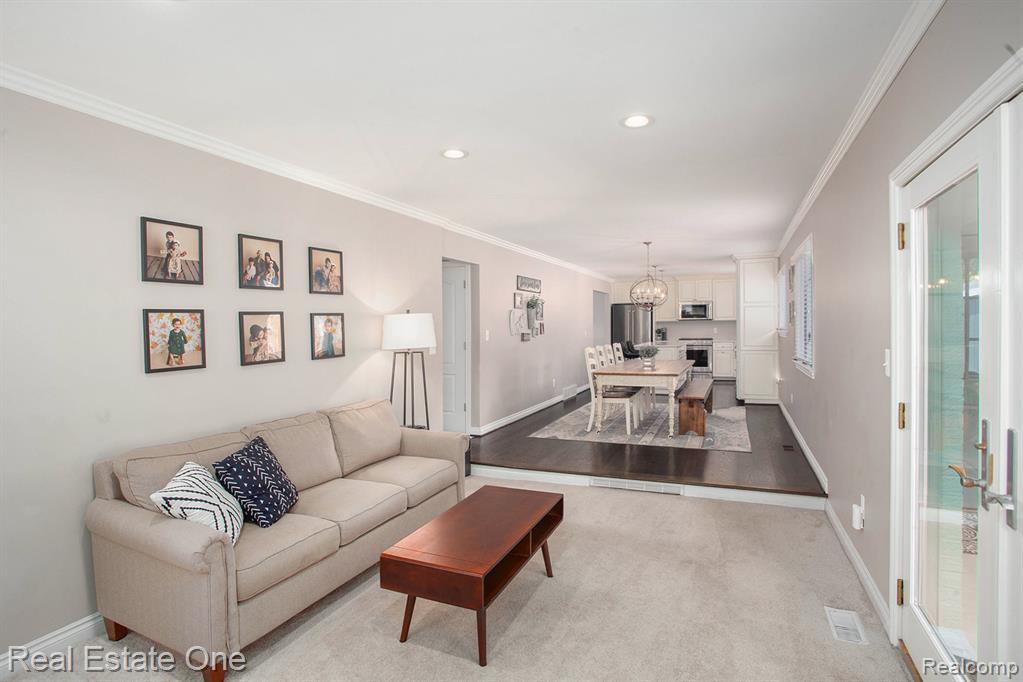 4238 Greensboro Drive, Troy, MI 48085 — Photo 9