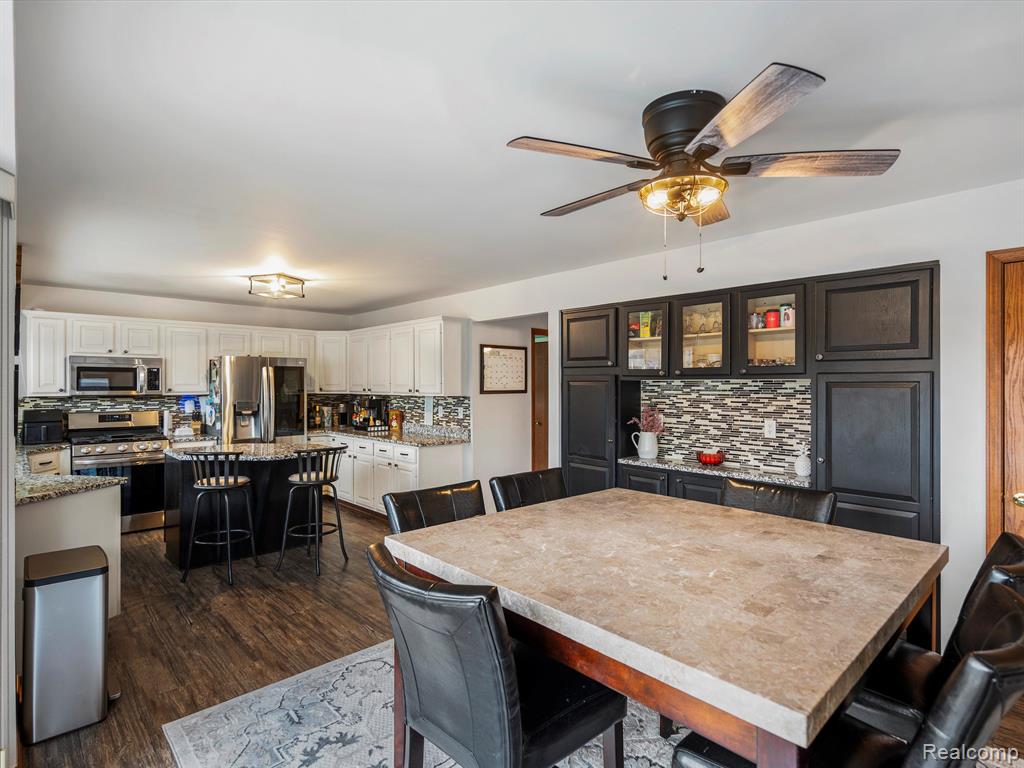46891 EDGEWATER Drive, Macomb, MI 48044 — Photo 17