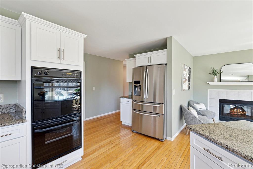 40611 PAISLEY Circle, Novi, MI 48377 — Photo 20
