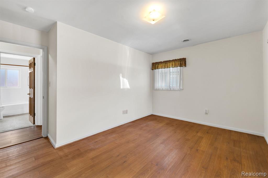 5725 Burger Street, Dearborn Heights, MI 48127 — Photo 19