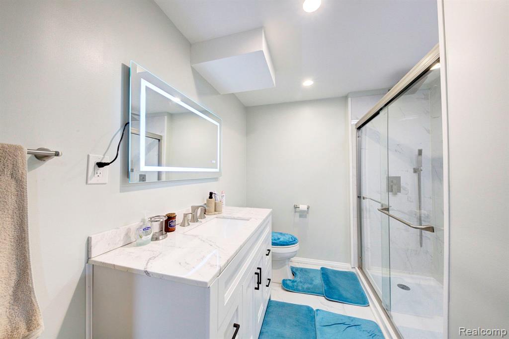 5989 Bay Hill Court, Romulus, MI 48174 — Photo 44