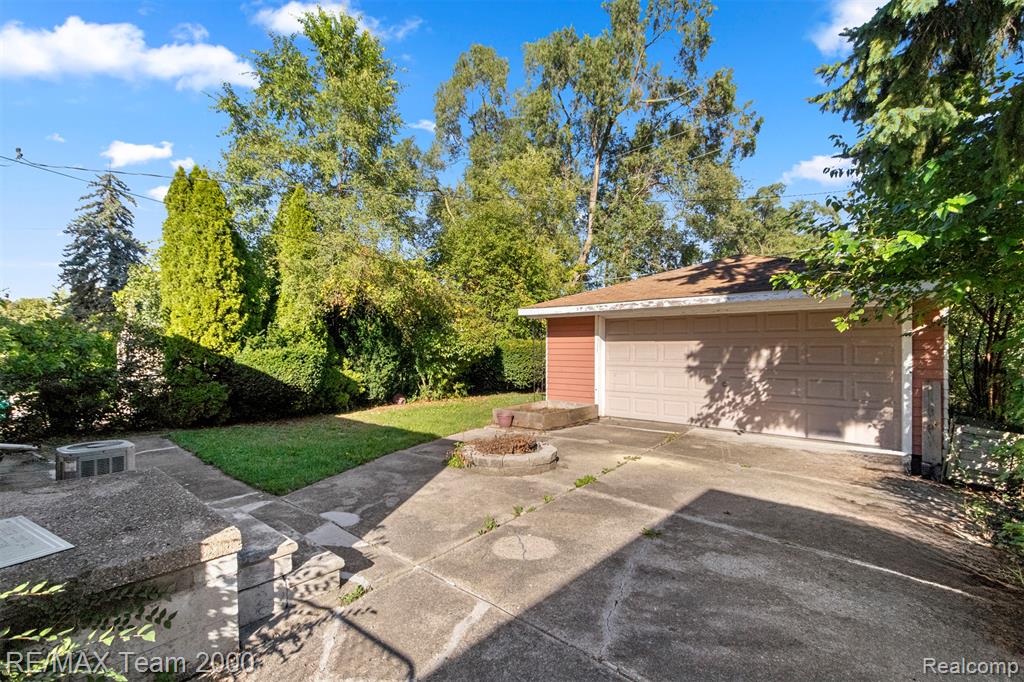 4479 Kingston Street, Dearborn Heights, MI 48125 — Photo 21