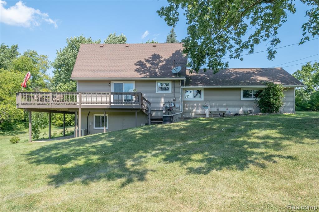 11010 Hegel Road, Goodrich Vlg, MI — Photo 5